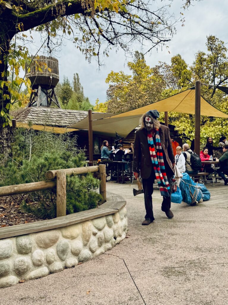 Walibi Rhone Alpes famille Woodstock Halloween animation